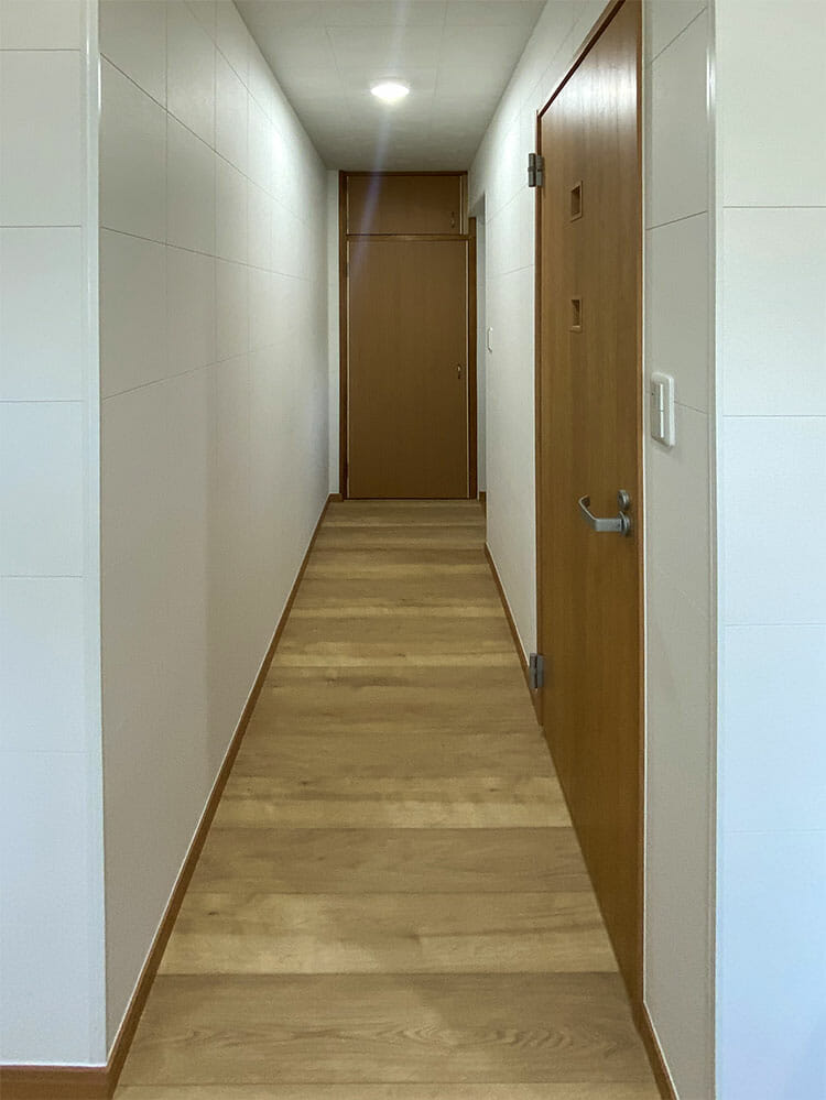 20211216_2_entrance_after002_sp | みすずのリフォーム |四日市市の断熱リノベーション・性能向上リフォーム 【水廻り、玄関ドア編】お部屋まるごと断熱で、あたたかく健康に過ごせる我が家に